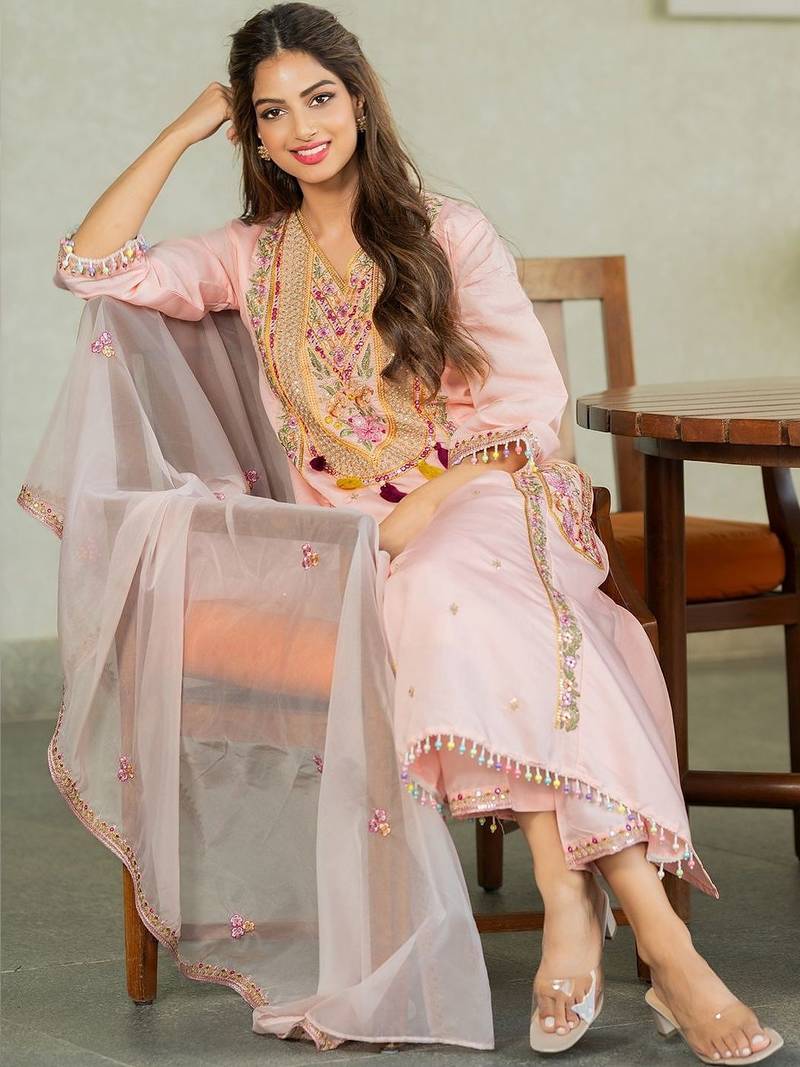 Women Ethnic Motifs Embroidered Regular Thread Work Kurta with Trousers & With Dupatta