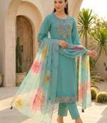 Women Floral Embroidered Regular Thread Work Kurta with Trousers & With Dupatta