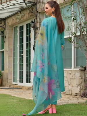 Women Floral Embroidered Regular Thread Work Kurta with Trousers & With Dupatta 4