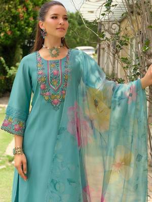 Women Floral Embroidered Regular Thread Work Kurta with Trousers & With Dupatta 7