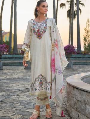 Women Floral Embroidered Regular Thread Work Pure Cotton Kurta with Trousers & With Dupatta 1