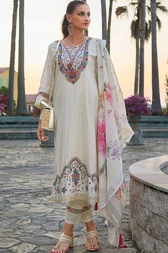 Women Floral Embroidered Regular Thread Work  Cotton Kurta with Trousers & With Dupatta