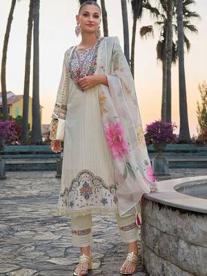 Women Floral Embroidered Regular Thread Work Pure Cotton Kurta with Trousers & With Dupatta 2