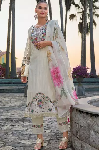 Women Floral Embroidered Regular Thread Work Pure Cotton Kurta with Trousers & With Dupatta