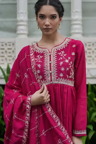 Women Floral Embroidered Pleated Kurta with Trousers & With Dupatta