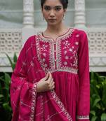 Women Floral Embroidered Pleated Kurta with Trousers & With Dupatta