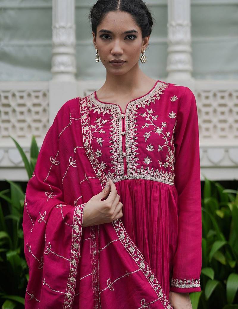 Women Floral Embroidered Pleated Kurta with Trousers & With Dupatta