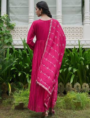 Women Floral Embroidered Pleated Kurta with Trousers & With Dupatta 6