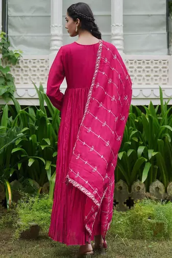 Women Floral Embroidered Pleated Kurta with Trousers & With Dupatta