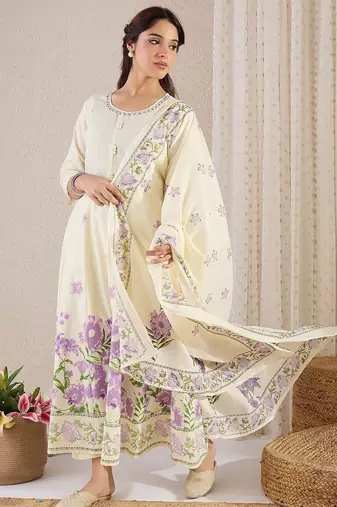 Women Floral Printed Regular Beads and Stones Pure Cotton Kurta Set