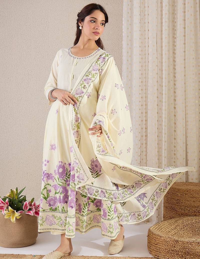 Women Floral Printed Regular Beads and Stones Pure Cotton Kurta Set