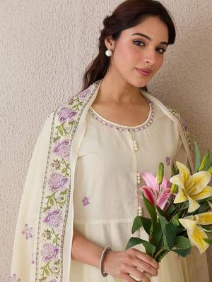 Women Floral Printed Regular Beads and Stones Pure Cotton Kurta Set 7