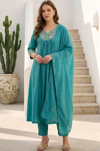 Women Floral Embroidered Panelled Beads and Stones Pure Cotton Kurta with Trousers & With Dupatta