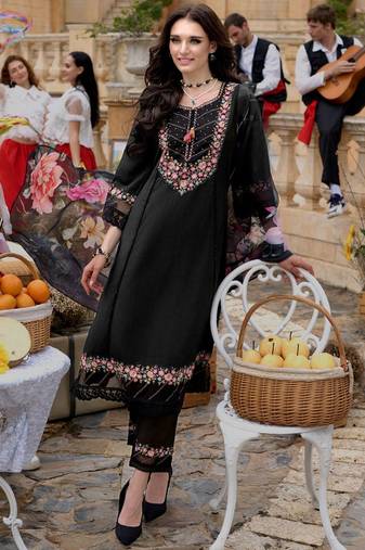 Women Floral Embroidered Regular Thread Work Kurta with Trousers & With Dupatta