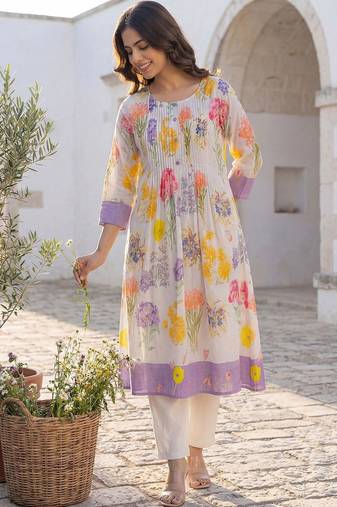 Women Floral Printed Pleated Pure Cotton Kurta with Trousers