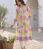 Women Floral Printed Pleated Pure Cotton Kurta with Trousers