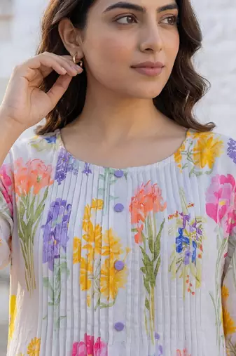 Women Floral Printed Pleated Pure Cotton Kurta with Trousers