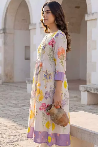 Women Floral Printed Pleated Pure Cotton Kurta with Trousers