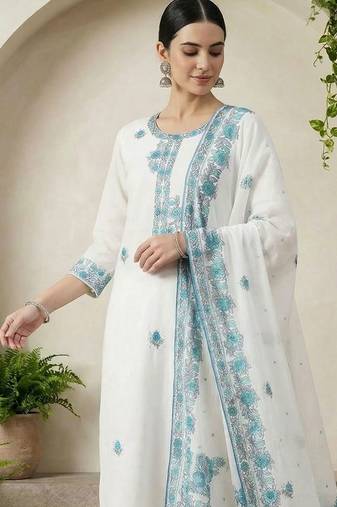 Women Ethnic Motifs Embroidered Regular Thread Work  Cotton Kurta with Trousers & With Dupatta