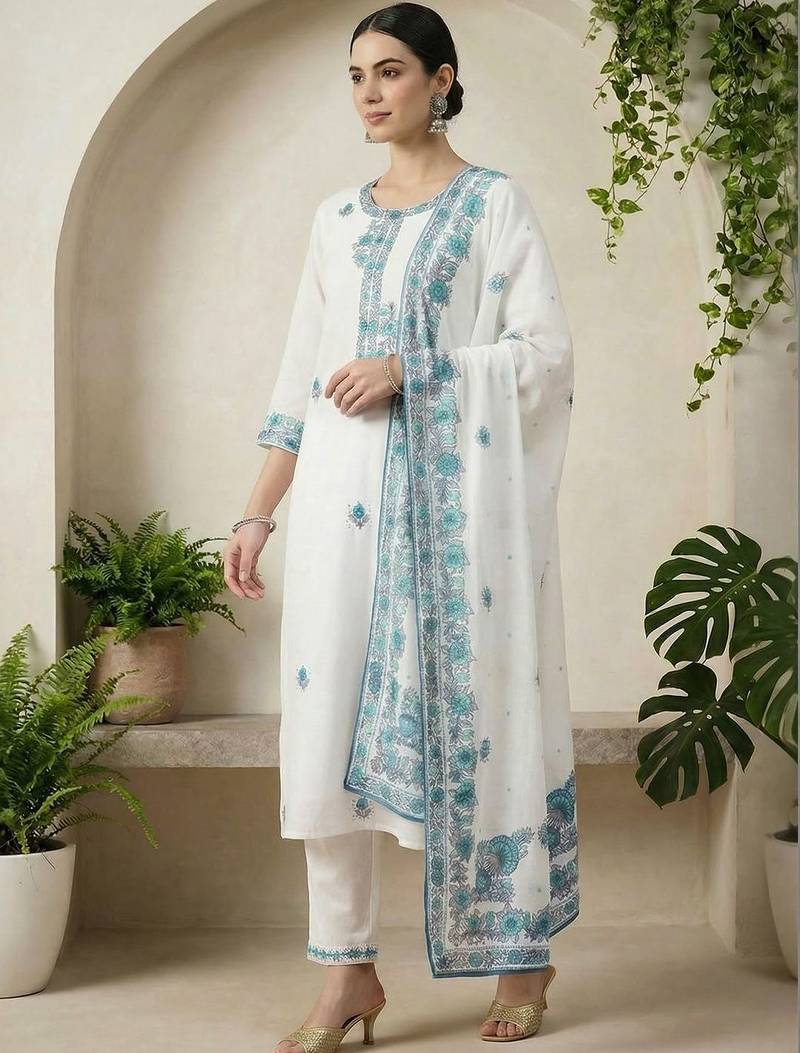 Women Ethnic Motifs Embroidered Regular Thread Work Pure Cotton Kurta with Trousers & With Dupatta