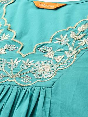 Floral Embroidered Pure Cotton Kurta with Trousers & Dupatta 2