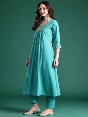 Floral Embroidered Pure Cotton Kurta with Trousers & Dupatta 6