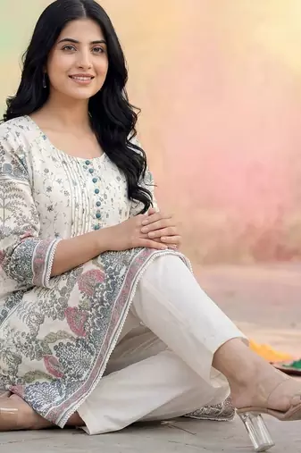 Women Ethnic Motifs Printed Regular Pure Cotton Kurta with Trousers
