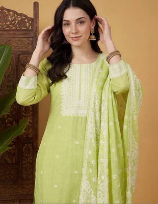 Women Ethnic Motifs Regular Kurta with Trousers & With Dupatta 3