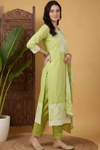 Women Ethnic Motifs Regular Kurta with Trousers & With Dupatta