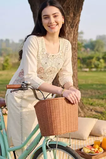 Women Floral Embroidered Regular Thread Work Pure Cotton Kurta with Trousers