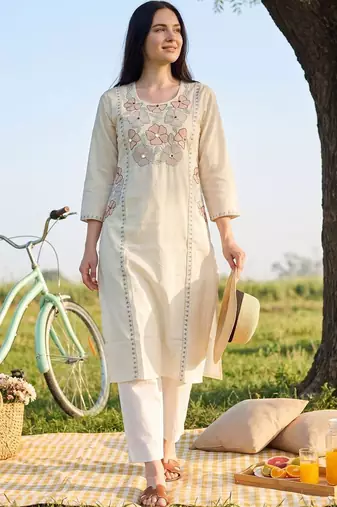 Women Floral Embroidered Regular Thread Work Pure Cotton Kurta with Trousers