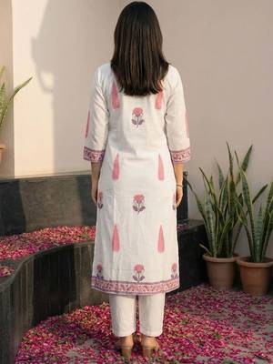 Women Floral Printed Regular Pure Cotton Kurta with Trousers & With Dupatta 4