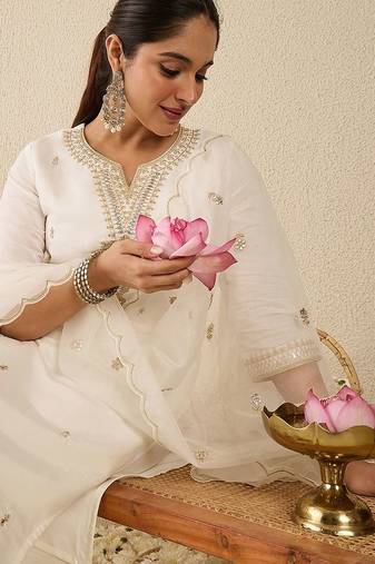 Women Ethnic Motifs Embroidered Regular Thread Work Kurta with Trousers & Dupatta