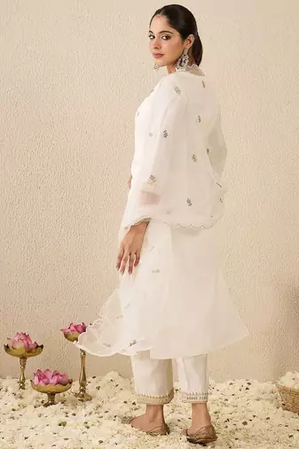 Women Ethnic Motifs Embroidered Regular Thread Work Kurta with Trousers & Dupatta