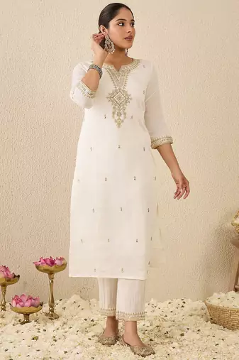 Women Ethnic Motifs Embroidered Regular Thread Work Kurta with Trousers & Dupatta