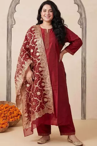 Women Regular Kurta with Trousers & With Dupatta