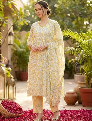 Women Floral Printed Regular Pure Cotton Kurta with Trousers & With Dupatta 1