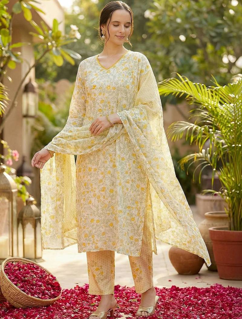 Women Floral Printed Regular Pure Cotton Kurta with Trousers & With Dupatta