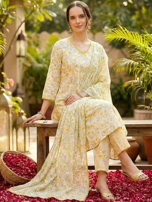 Women Floral Printed Regular Pure Cotton Kurta with Trousers & With Dupatta 4