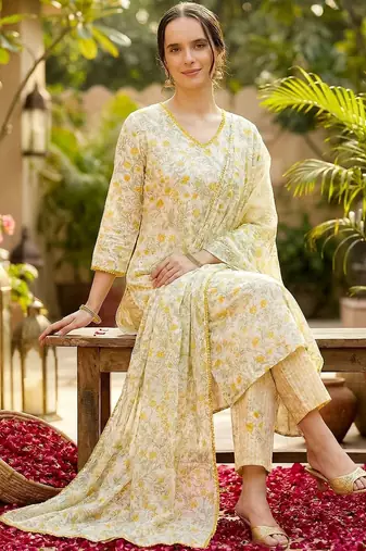 Women Floral Printed Regular Pure Cotton Kurta with Trousers & With Dupatta