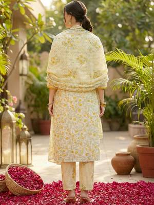 Women Floral Printed Regular Pure Cotton Kurta with Trousers & With Dupatta 5