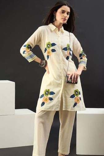 Women Floral Embroidered Regular Thread Work  Cotton Kurta with Trousers