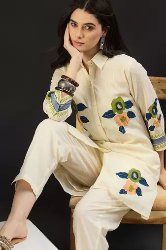 Women Floral Embroidered Regular Thread Work Pure Cotton Kurta with Trousers