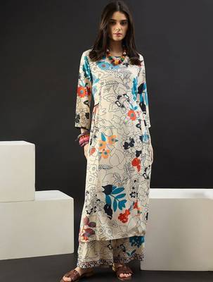 Women Floral Printed Regular Kurta with Trousers 4