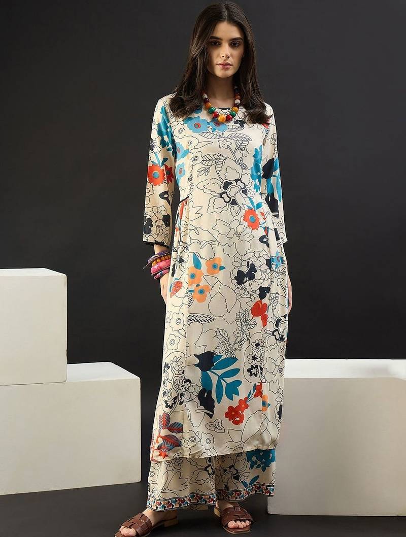 Women Floral Printed Regular Kurta with Trousers