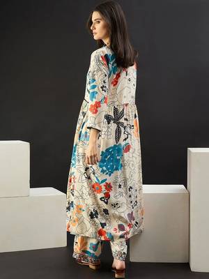 Women Floral Printed Regular Kurta with Trousers 5