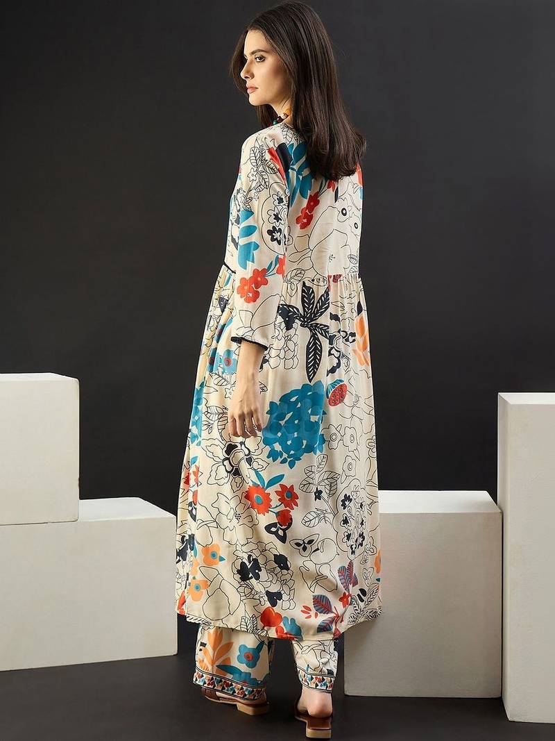 Women Floral Printed Regular Kurta with Trousers