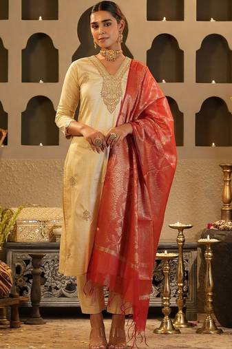 Women Ethnic Motifs Embroidered Regular Thread Work Kurta with Trousers & With Dupatta