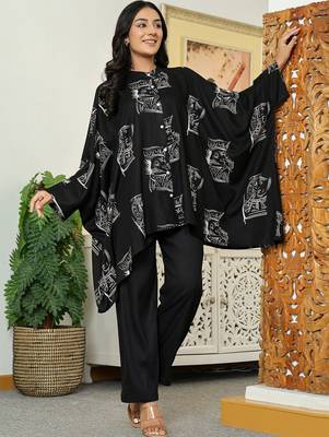 Women Printed Regular Kurta with Trousers 2