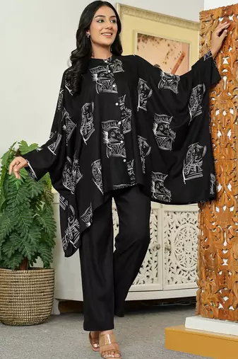Women Printed Regular Kurta with Trousers